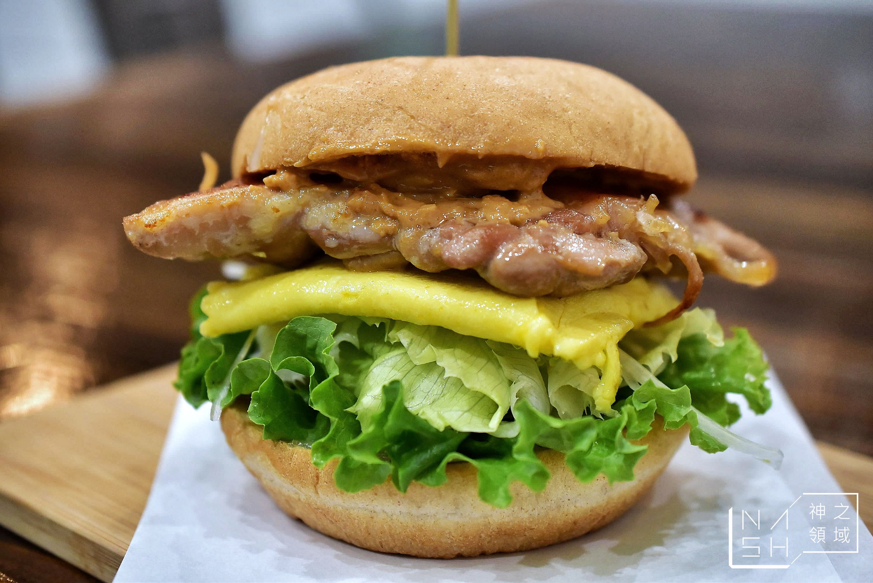 新莊早午餐推薦｜Action早倉 超大雞腿排漢堡!早午餐就是這麼狂