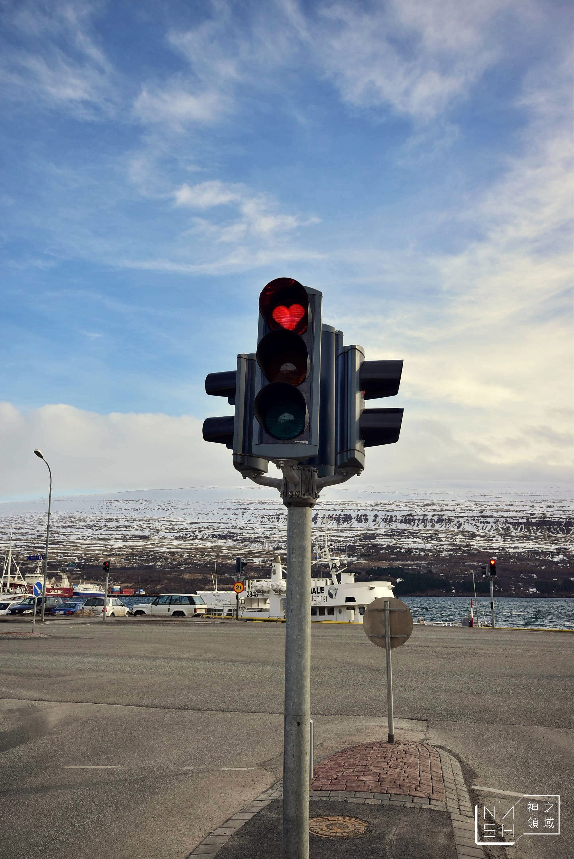 Akureyri,阿克雷里教堂,阿克雷里紅綠燈,冰島自由行環島景點推薦,阿克雷里
