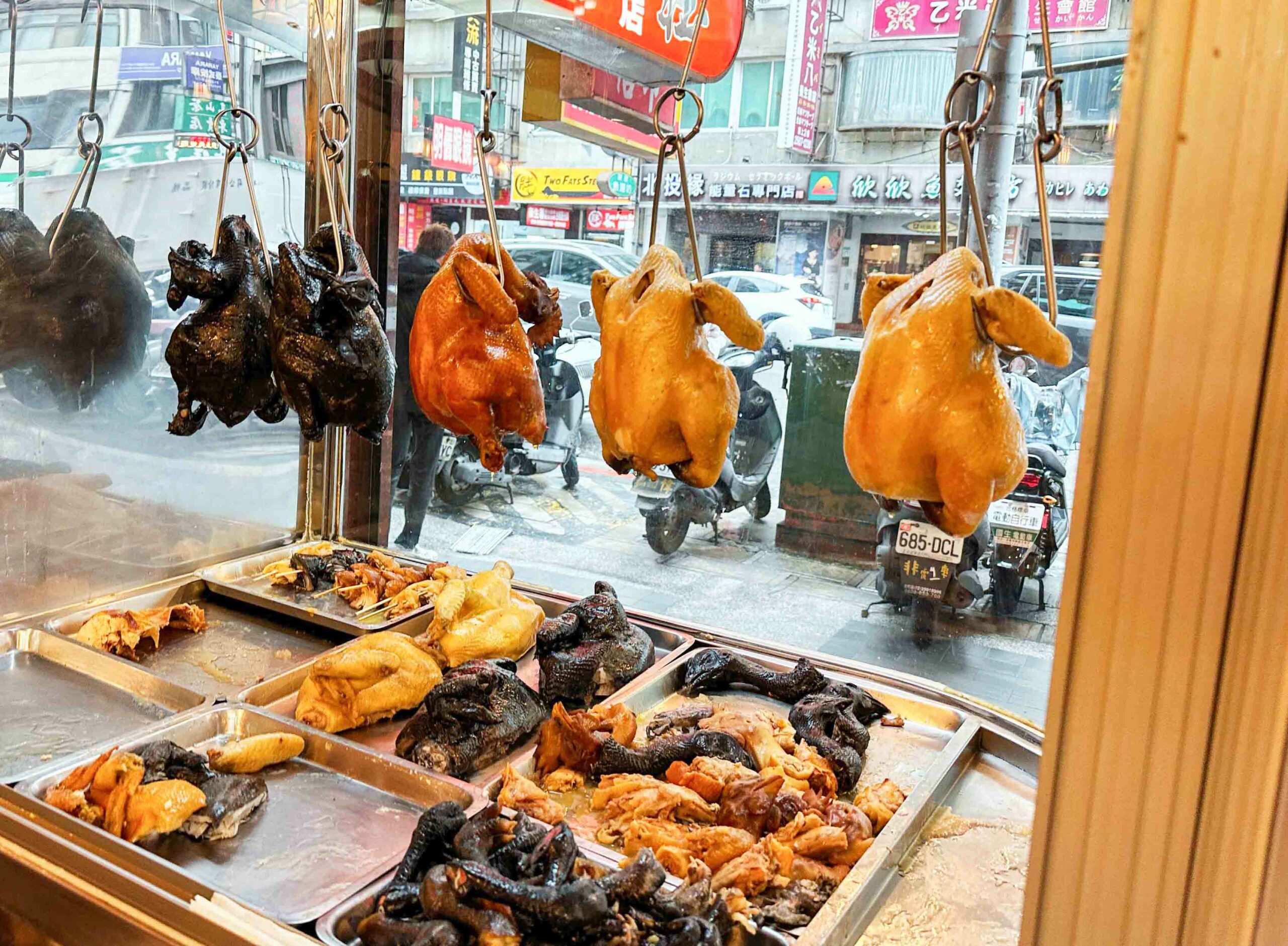 【中山美食】雞家莊，米其林推薦近50年老字號台菜