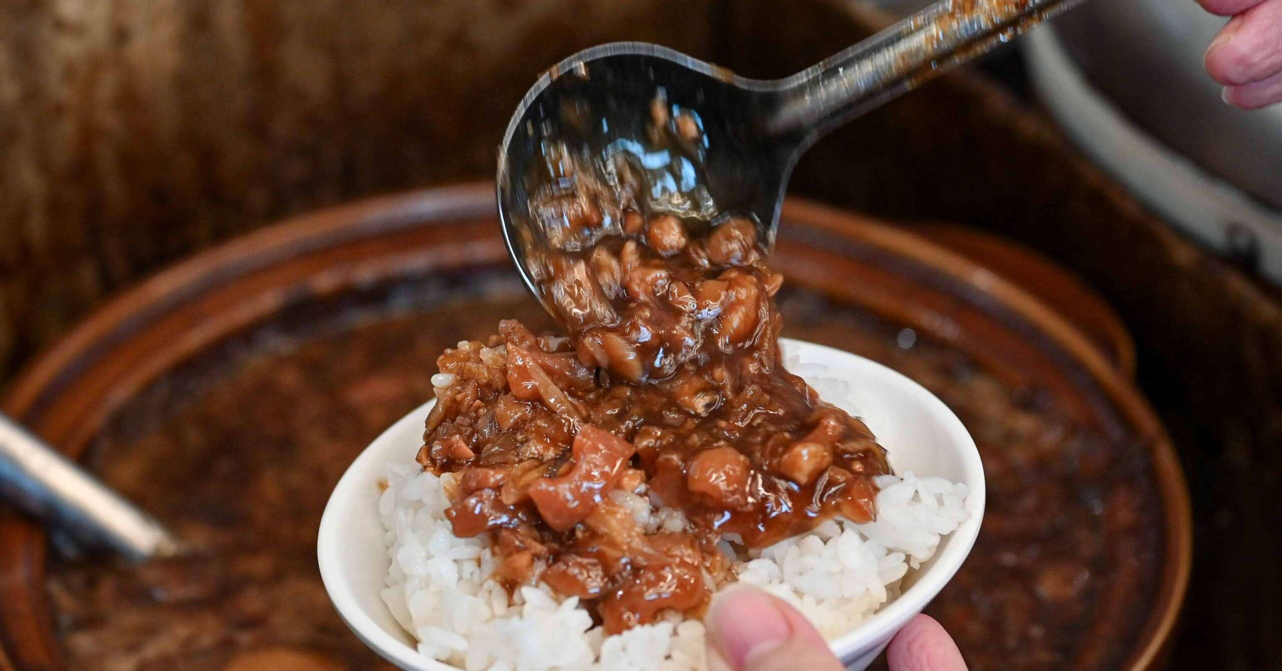 【士林美食推薦】龍賀佳手工肉羹｜華榮市場旁人氣肉羹、意麵、滷肉飯小吃店