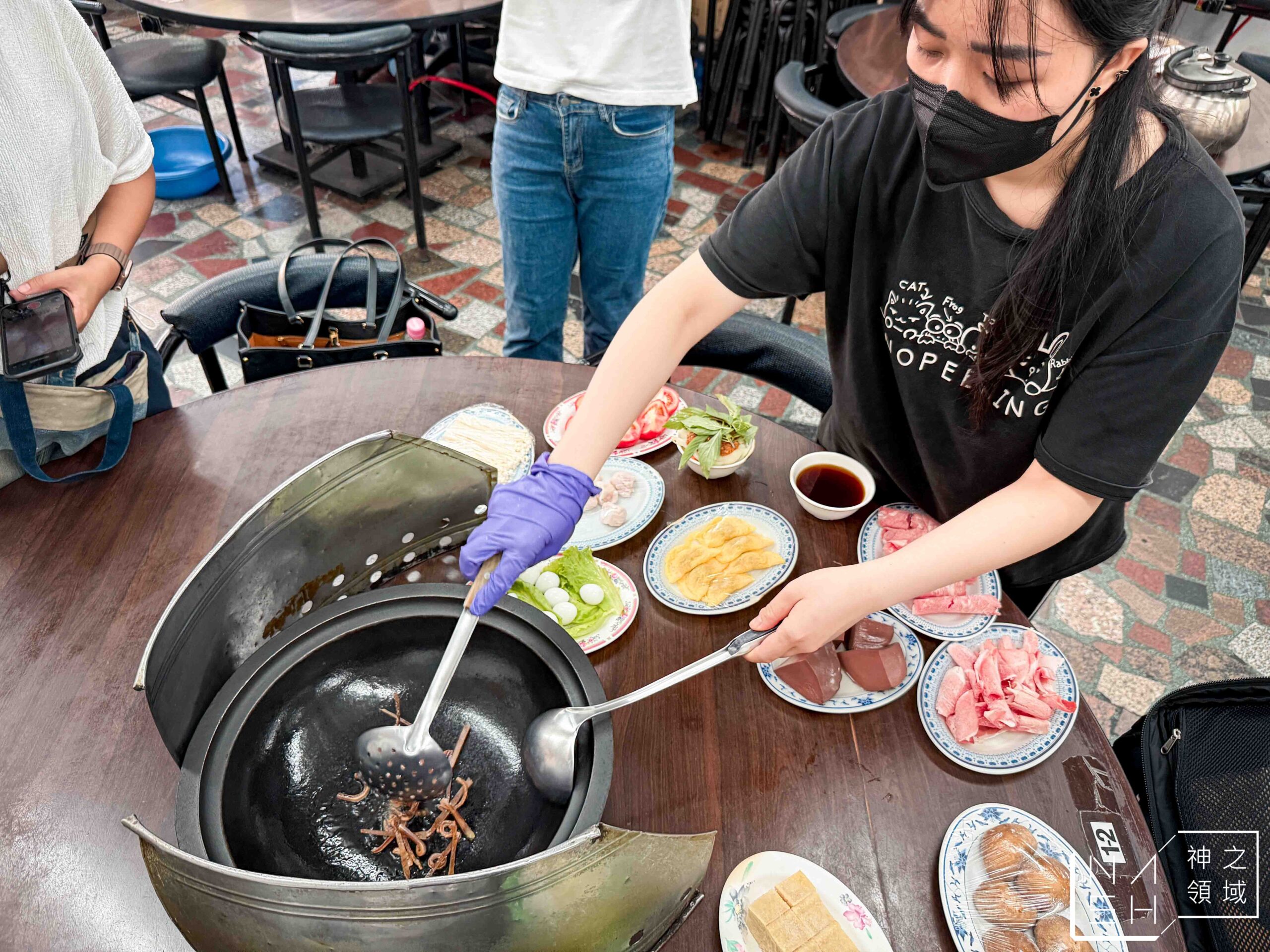 曾德自助火鍋城 曾德自助火鍋城