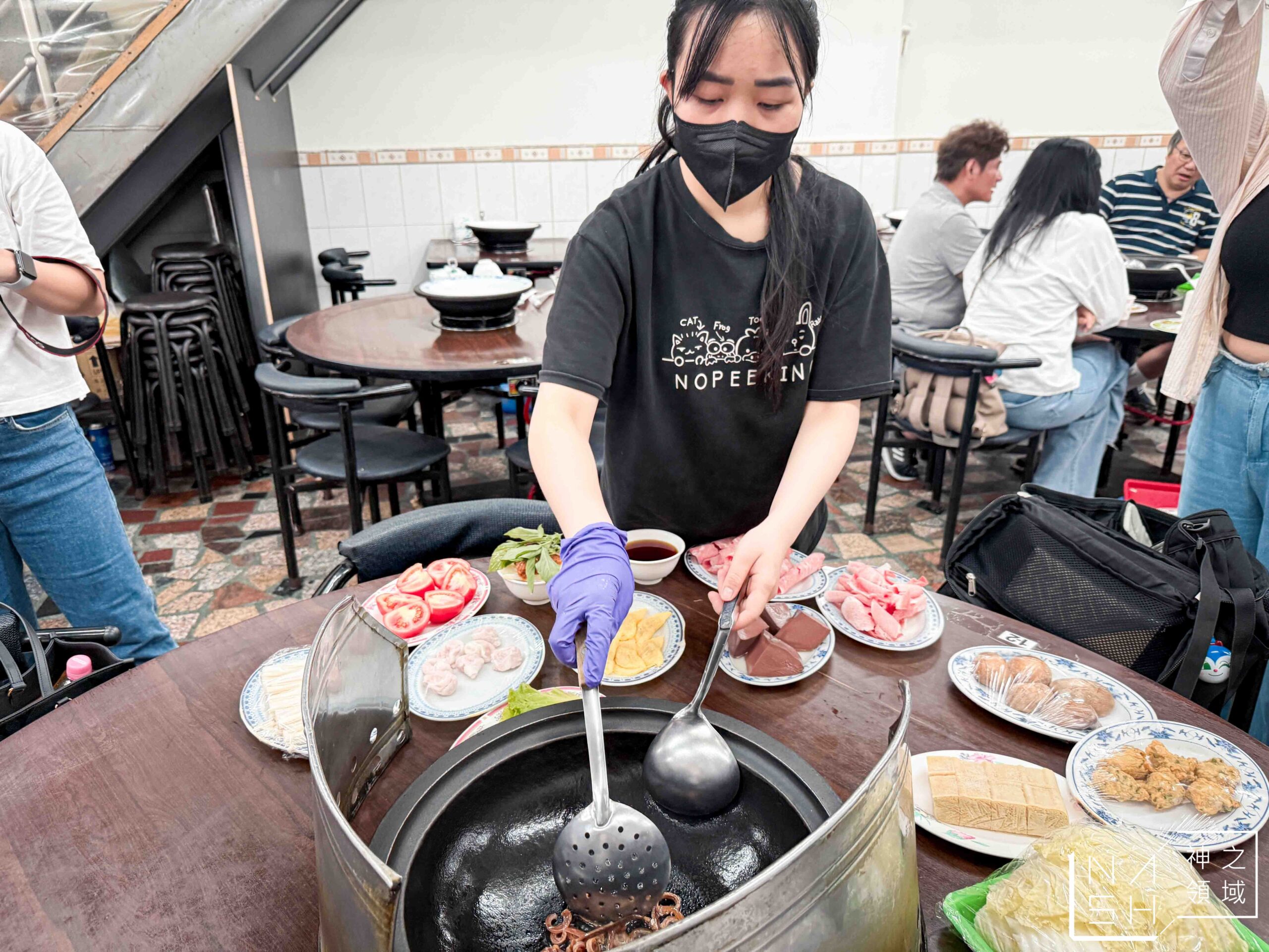 曾德自助火鍋城