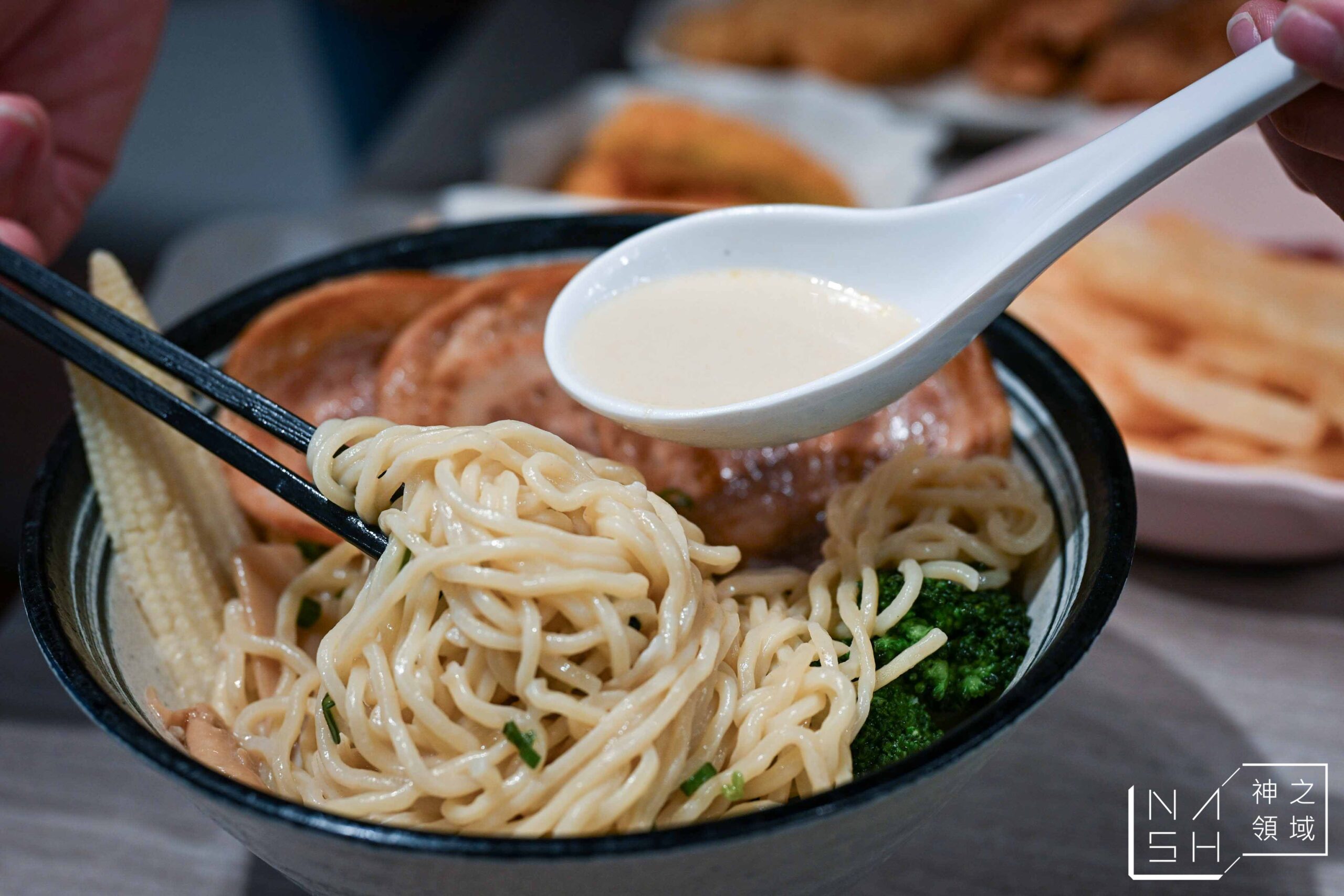 【內湖美食】津川拉麵內湖店|平價百元拉麵不收服務費!內用飲料雪花冰自助無限供應 @Nash,神之領域 @Nash,神之領域