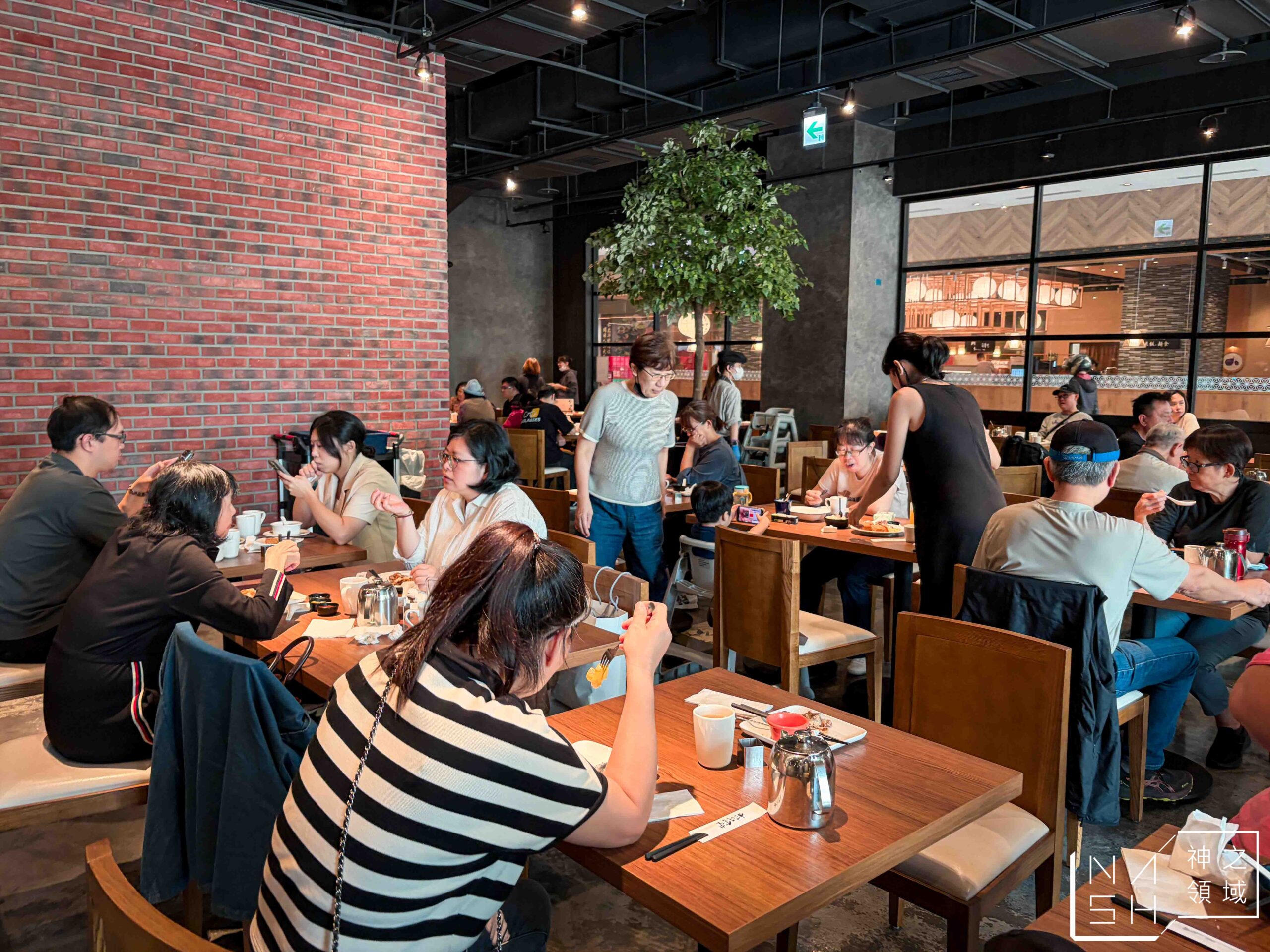 村民食堂廚窗港點 i-Tower 店