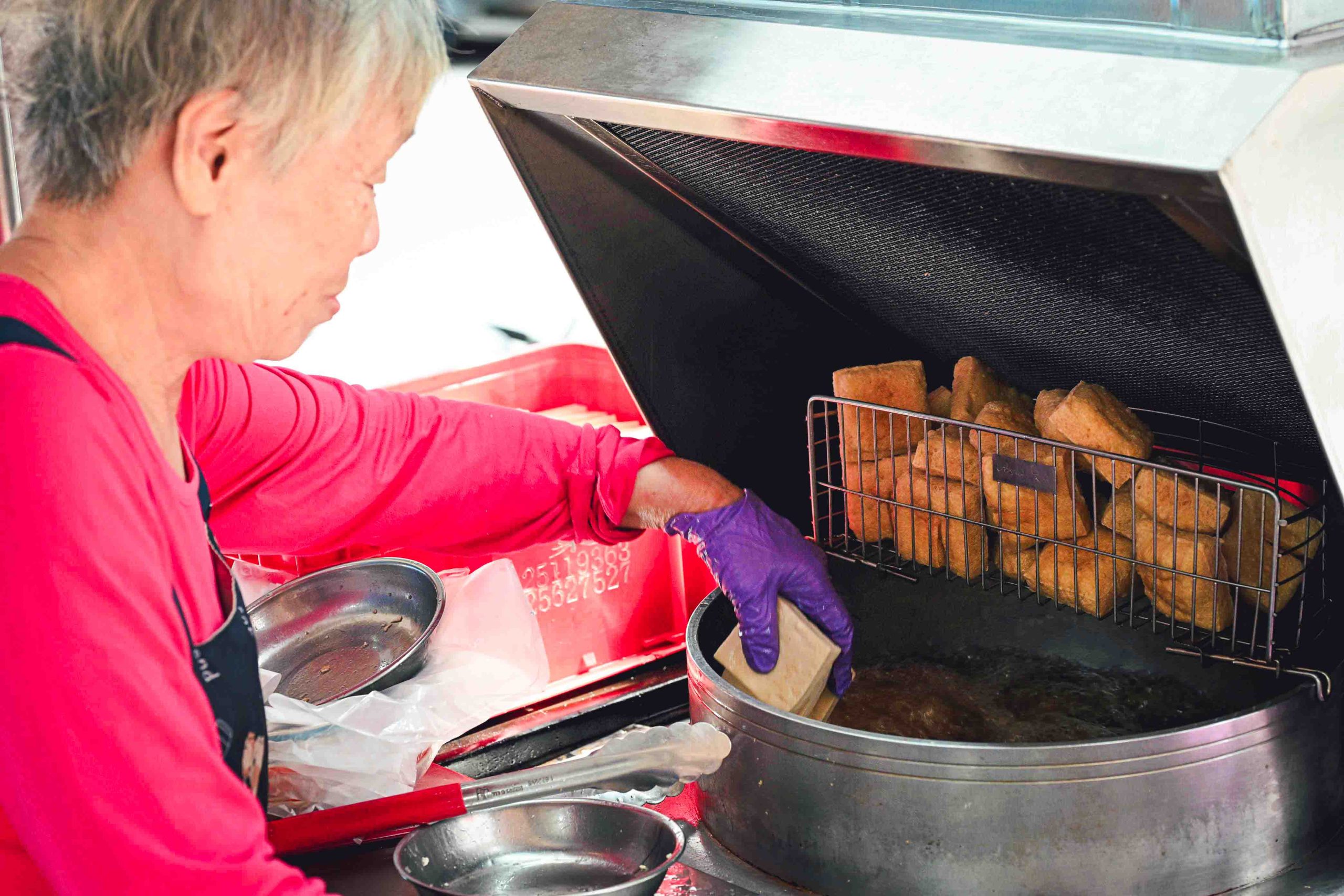 華榮臭豆腐搬家升級