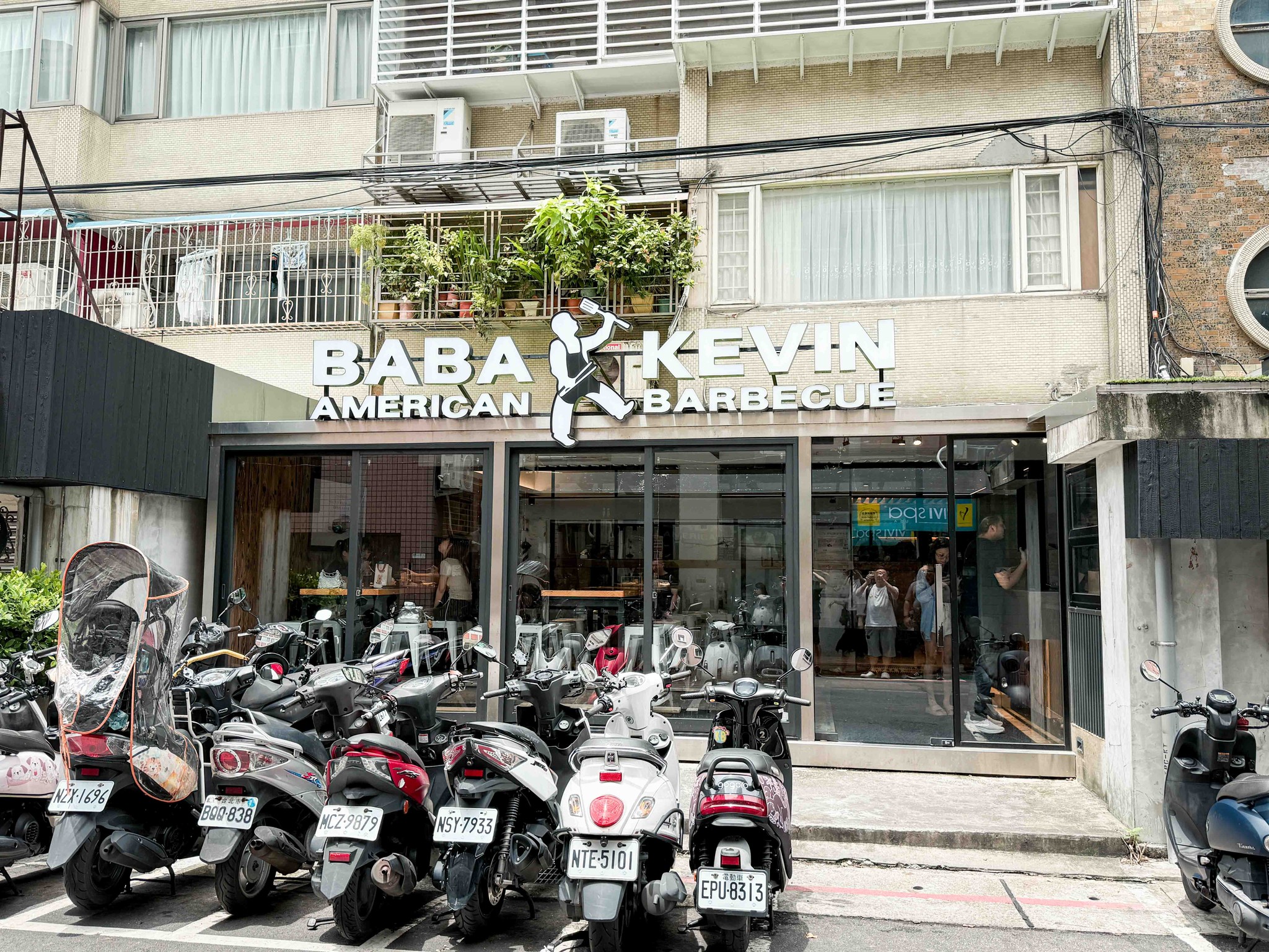 【南京復興美食】爸爸Kevin美式BBQ｜正宗美式煙燻牛胸肉超嫩爆汁，老饕激推必吃