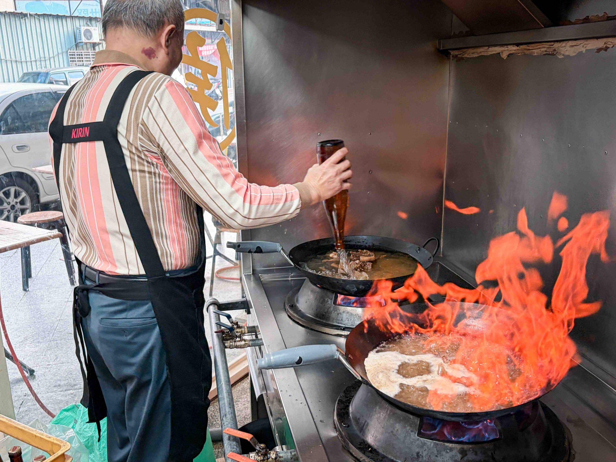 【士林美食】侯薑母鴨  40年傳奇！純紅標米酒煮到爆香，冬天藝人都來朝聖的神級薑母鴨