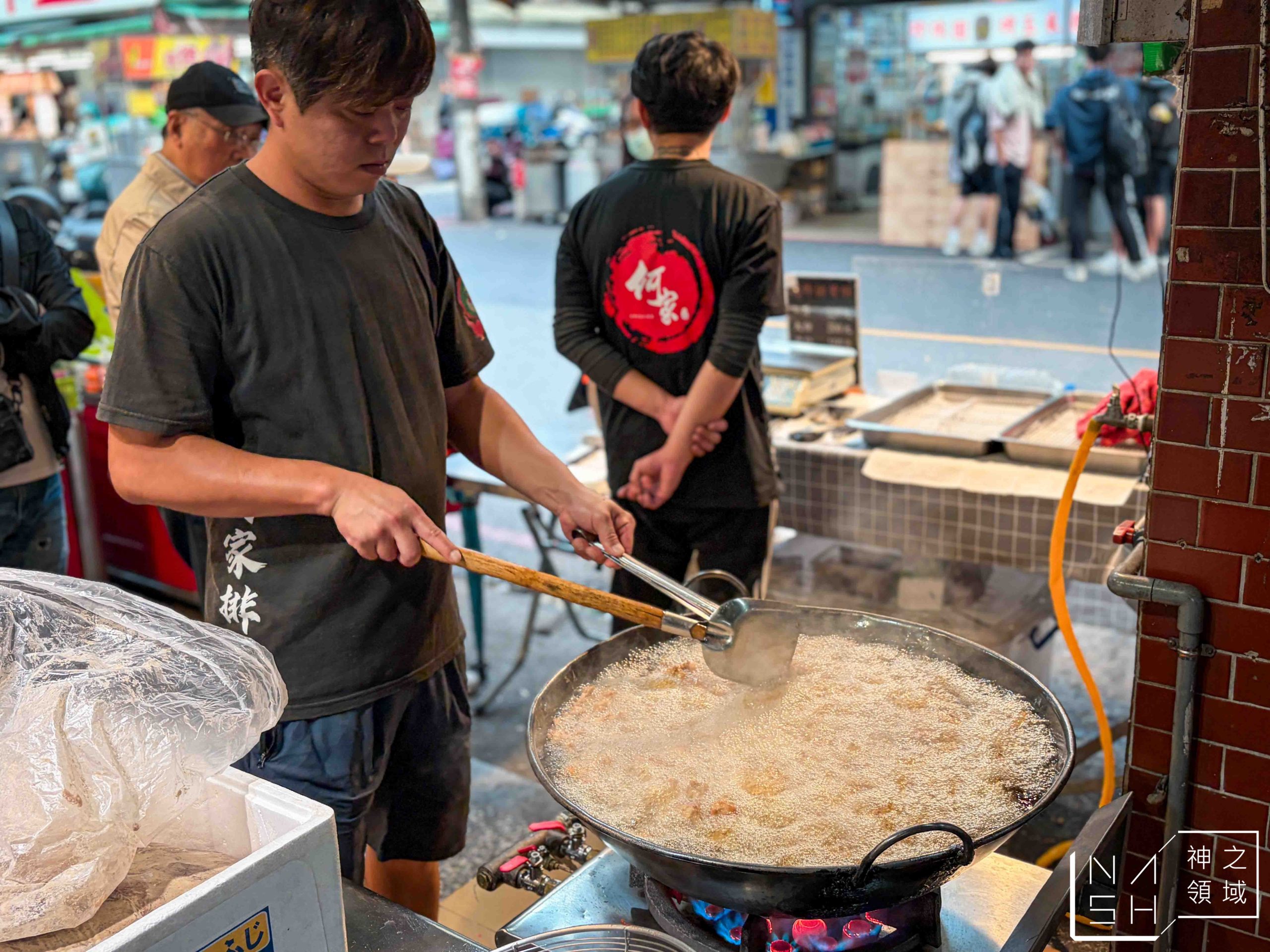 何家百年祖傳排骨酥