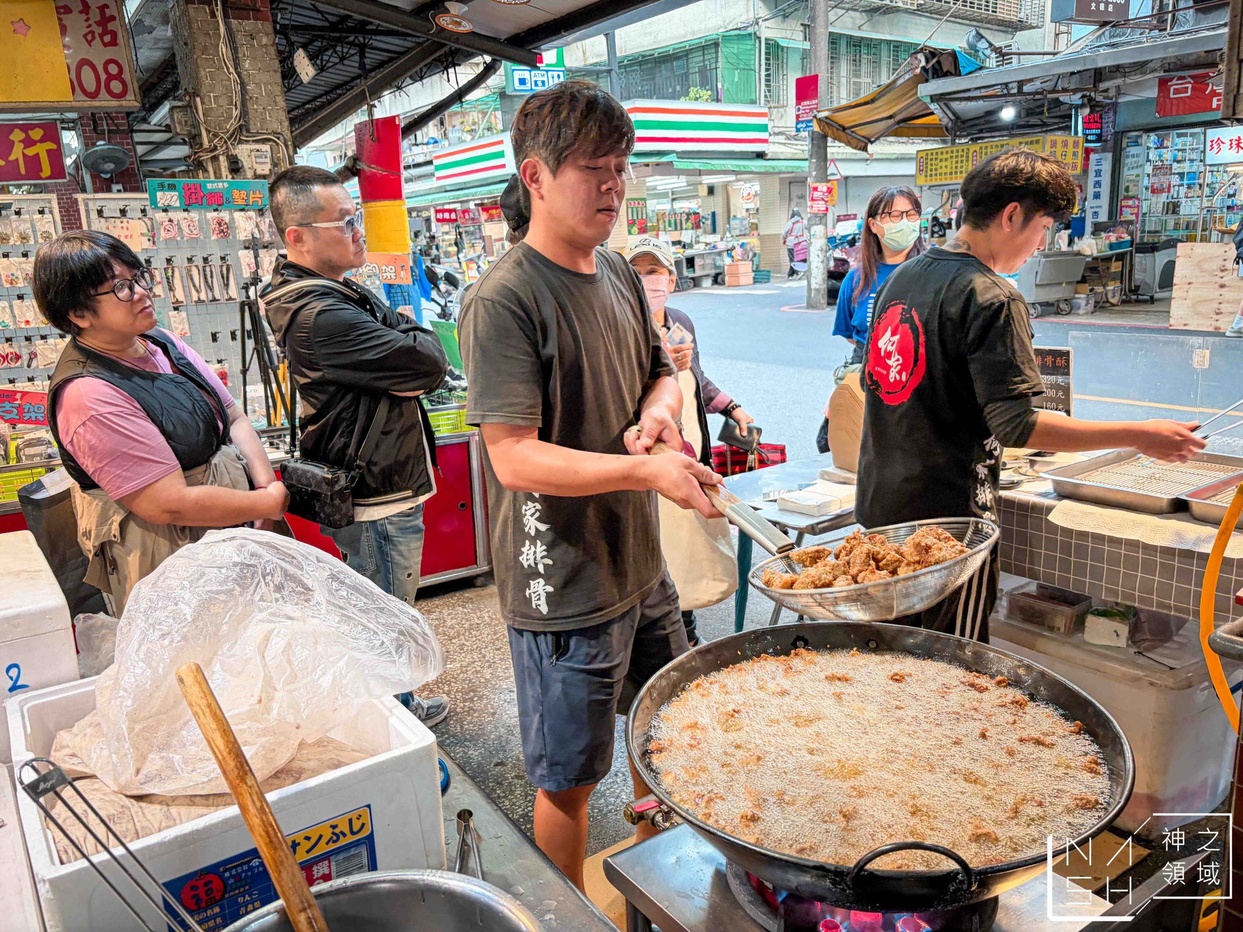 何家百年祖傳排骨酥 @Nash，神之領域