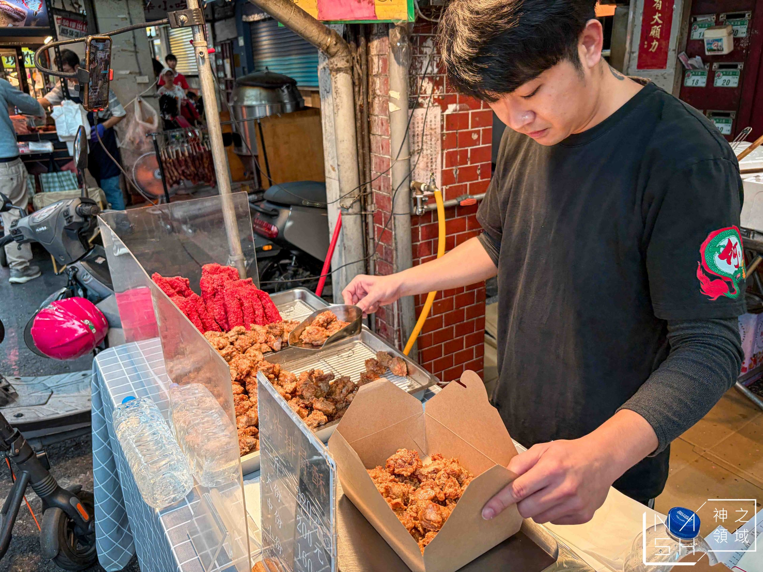 何家百年祖傳排骨酥