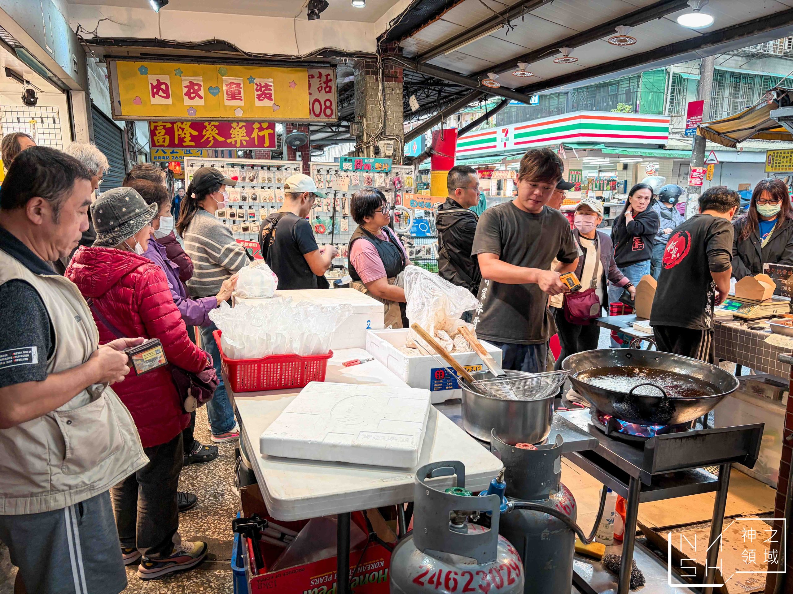 何家百年祖傳排骨酥
