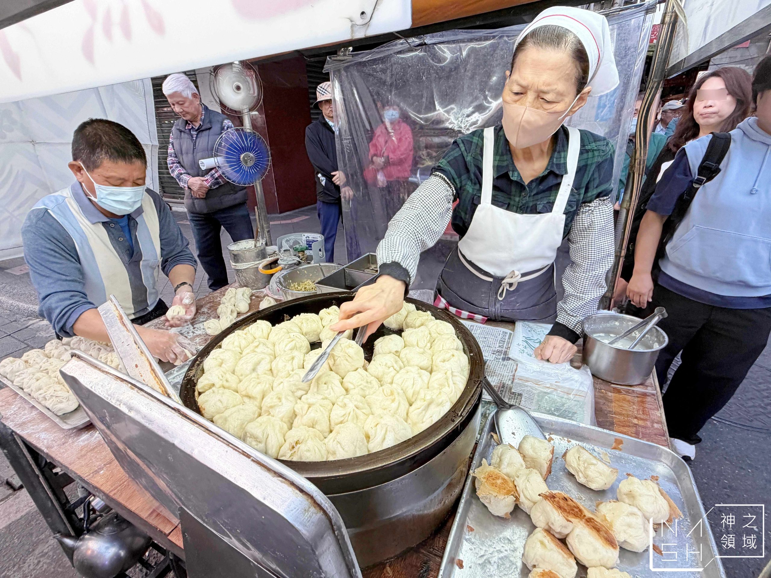 華榮街水煎包攤車 華榮街水煎包攤車