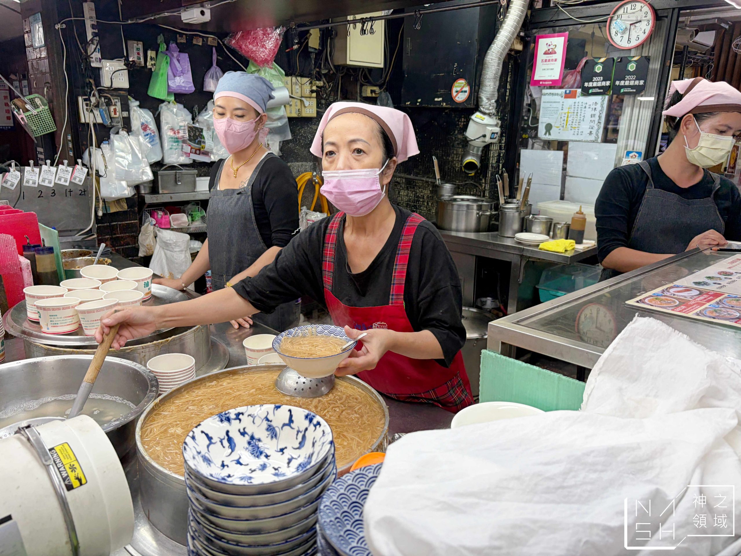 【板橋美食】油庫口蚵仔麵線+炭烤香腸|Google 評價破萬則,老饕熟客一來就是直接點一套 @Nash,神之領域 @Nash,神之領域