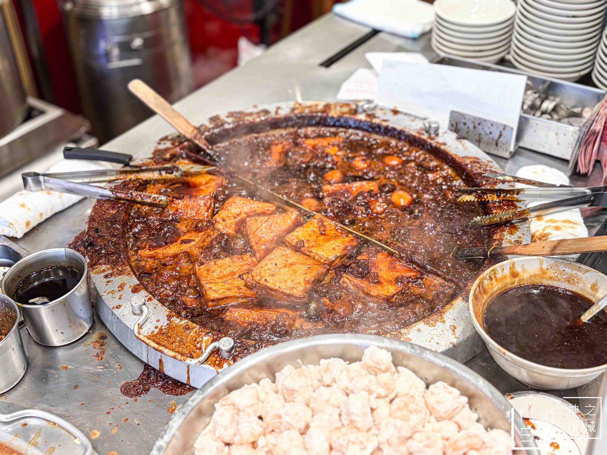 【三重美食】店老大魯肉飯|米其林推薦店小二分店,滷肉飯、蝦仁羹必點 @Nash,神之領域 @Nash,神之領域