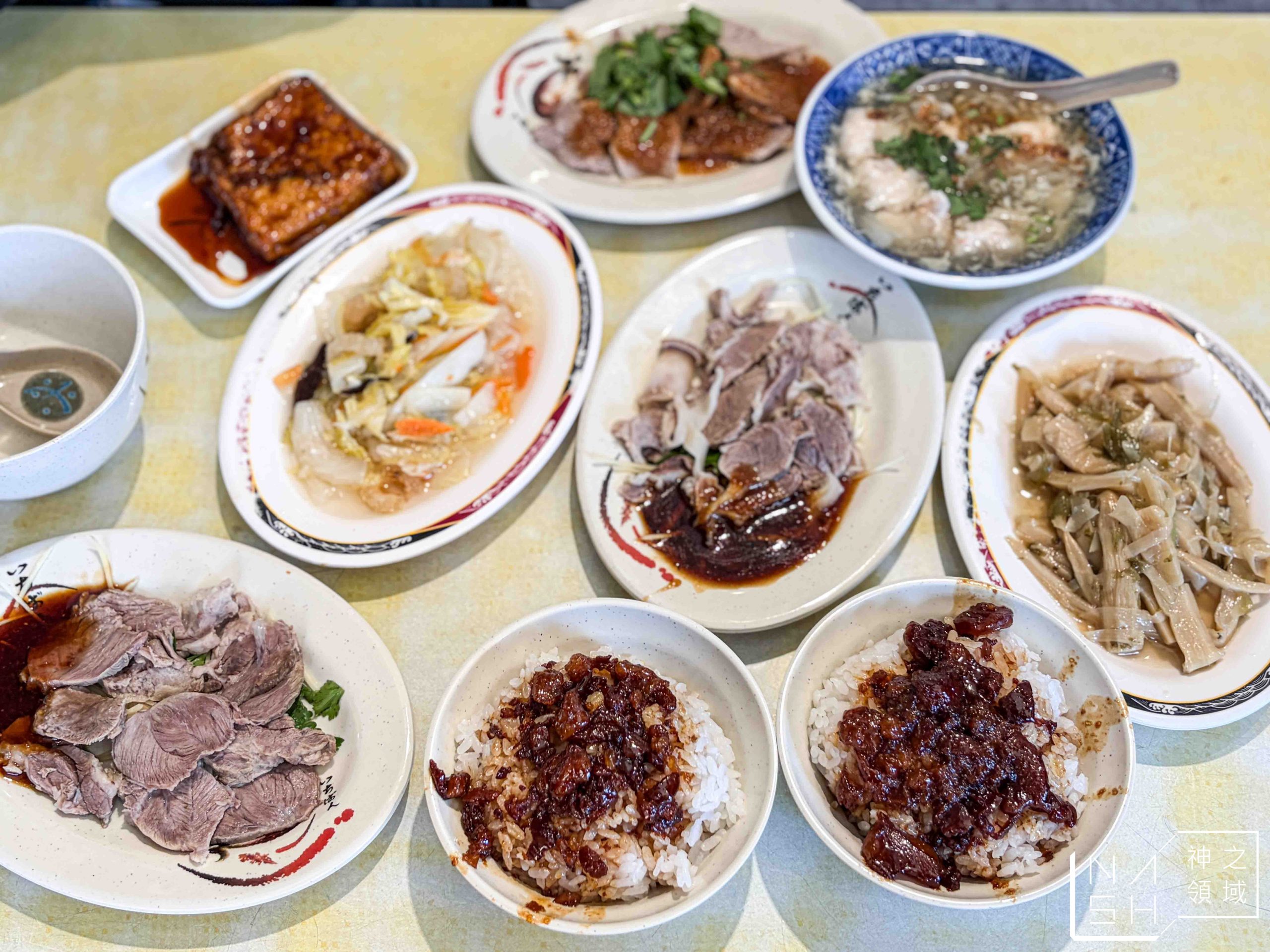 【三重美食】店老大魯肉飯|米其林推薦店小二分店,滷肉飯、蝦仁羹必點 @Nash,神之領域 @Nash,神之領域