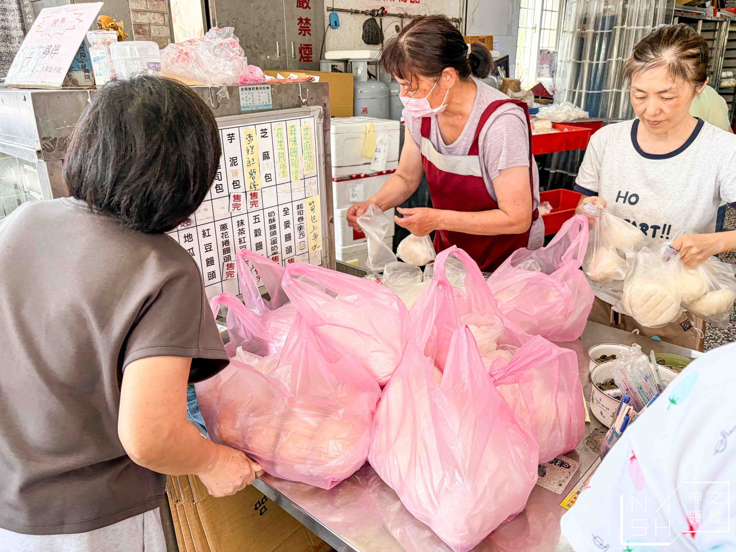 【宜蘭美食】龍潭包子店|在地人一買就是幾十顆!排隊必買肉包、饅頭通通銅板價 @Nash,神之領域 @Nash,神之領域