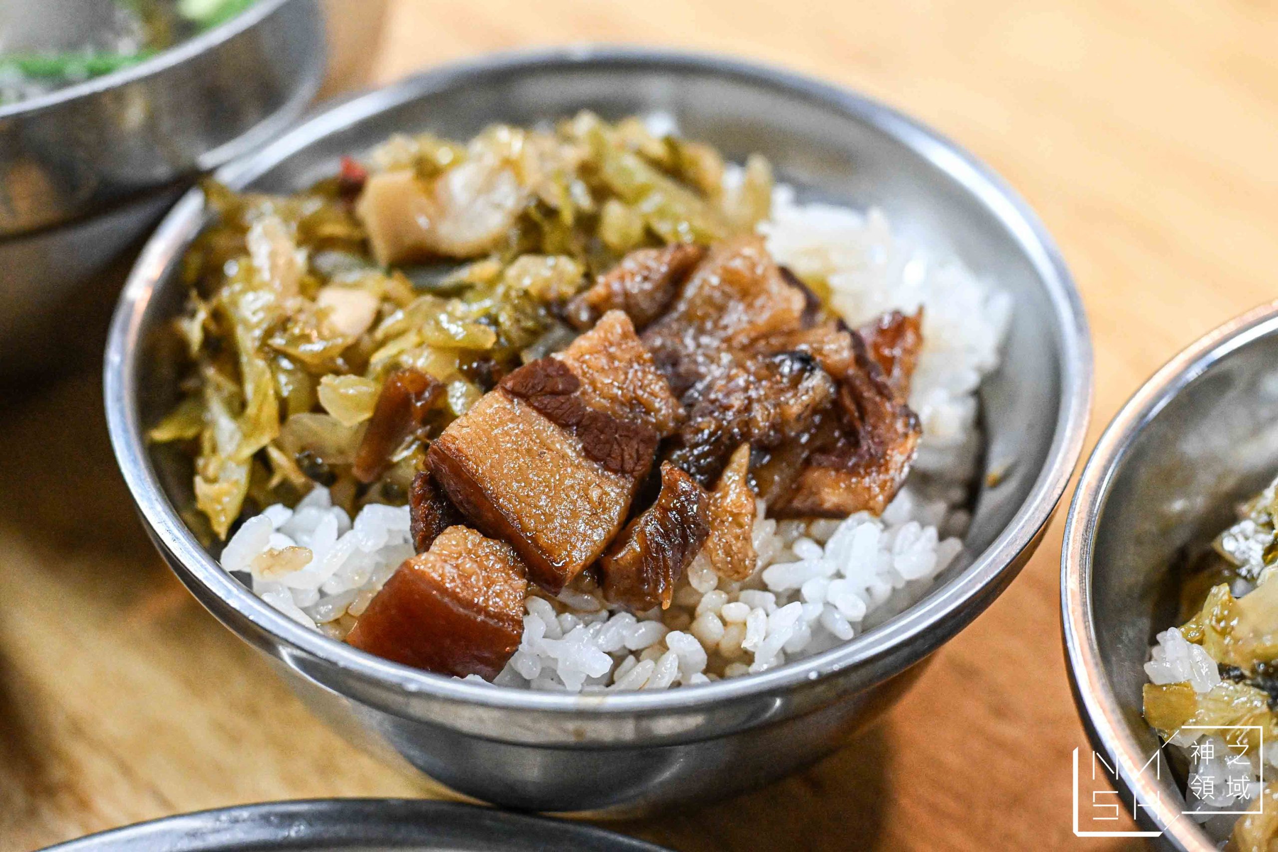 黃家酸菜滷肉飯