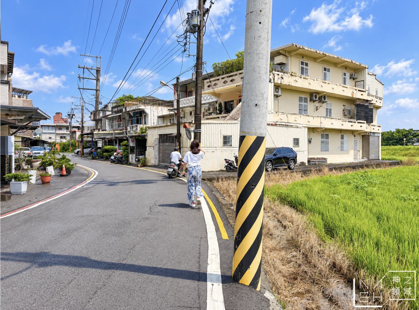很多人不知道,藏在車庫內的麵店,乾麵味道一流,老饕推薦必點「這樣湯」湊一套更棒 很多人不知道,藏在車庫內的麵店,乾麵味道一流,老饕推薦必點「這樣湯」湊一套更棒