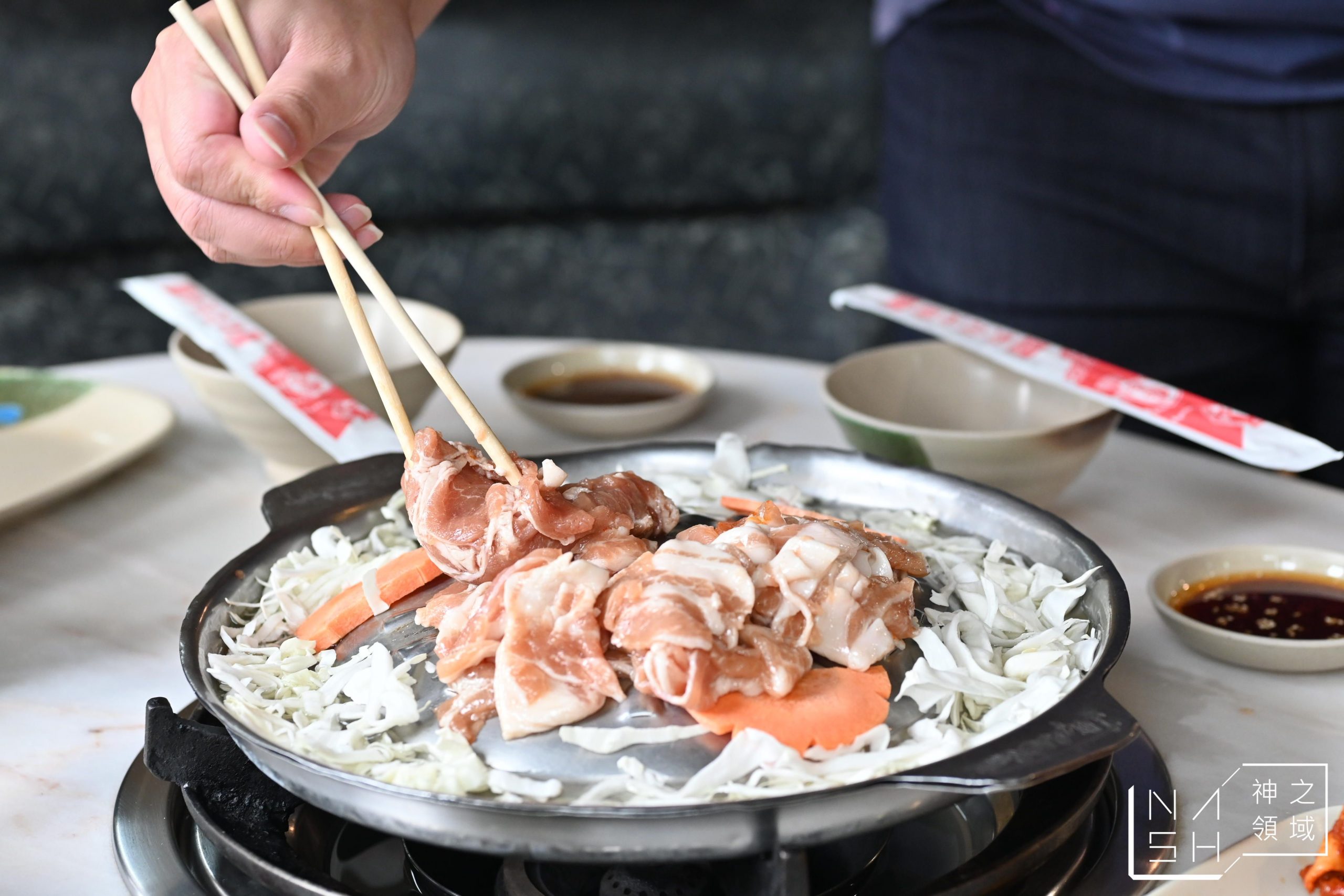 【小巨蛋美食】韓江烤肉,裝潢真的有夠老舊的韓式烤肉吃到飽推薦 (價錢) @Nash,神之領域