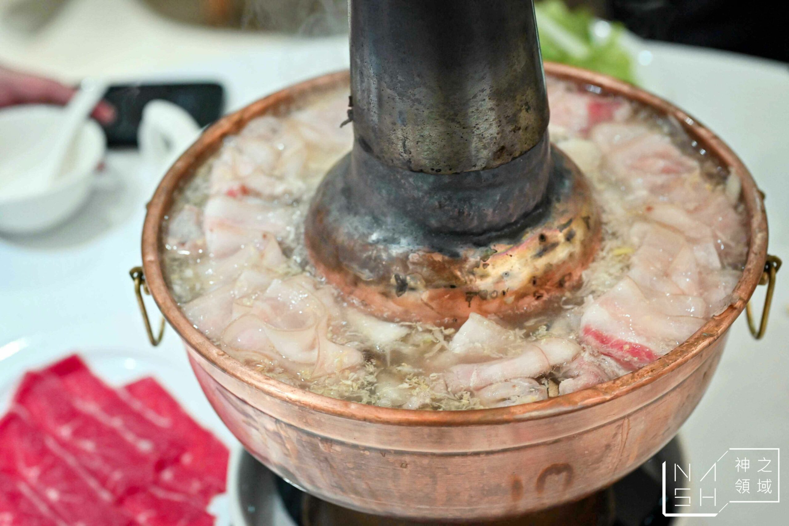 圍爐酸菜白肉火鍋