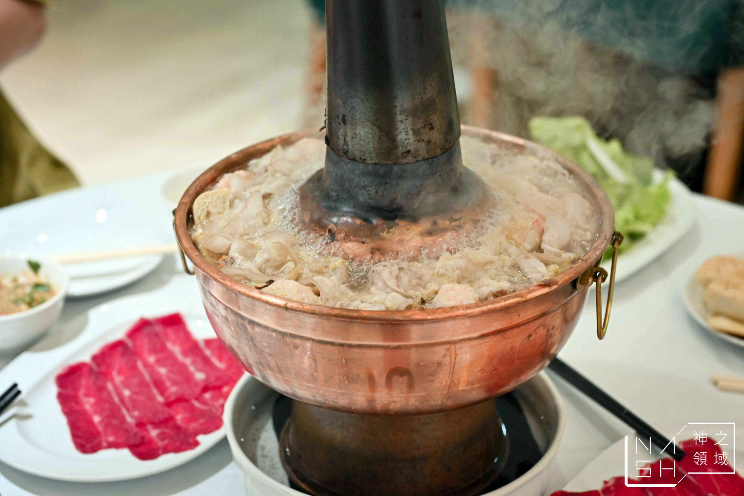 圍爐酸菜白肉火鍋